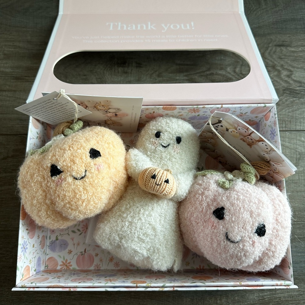 Cuddle + Kind Limited Edition Halloween Collectors Kit with Ghost and Pumpkins